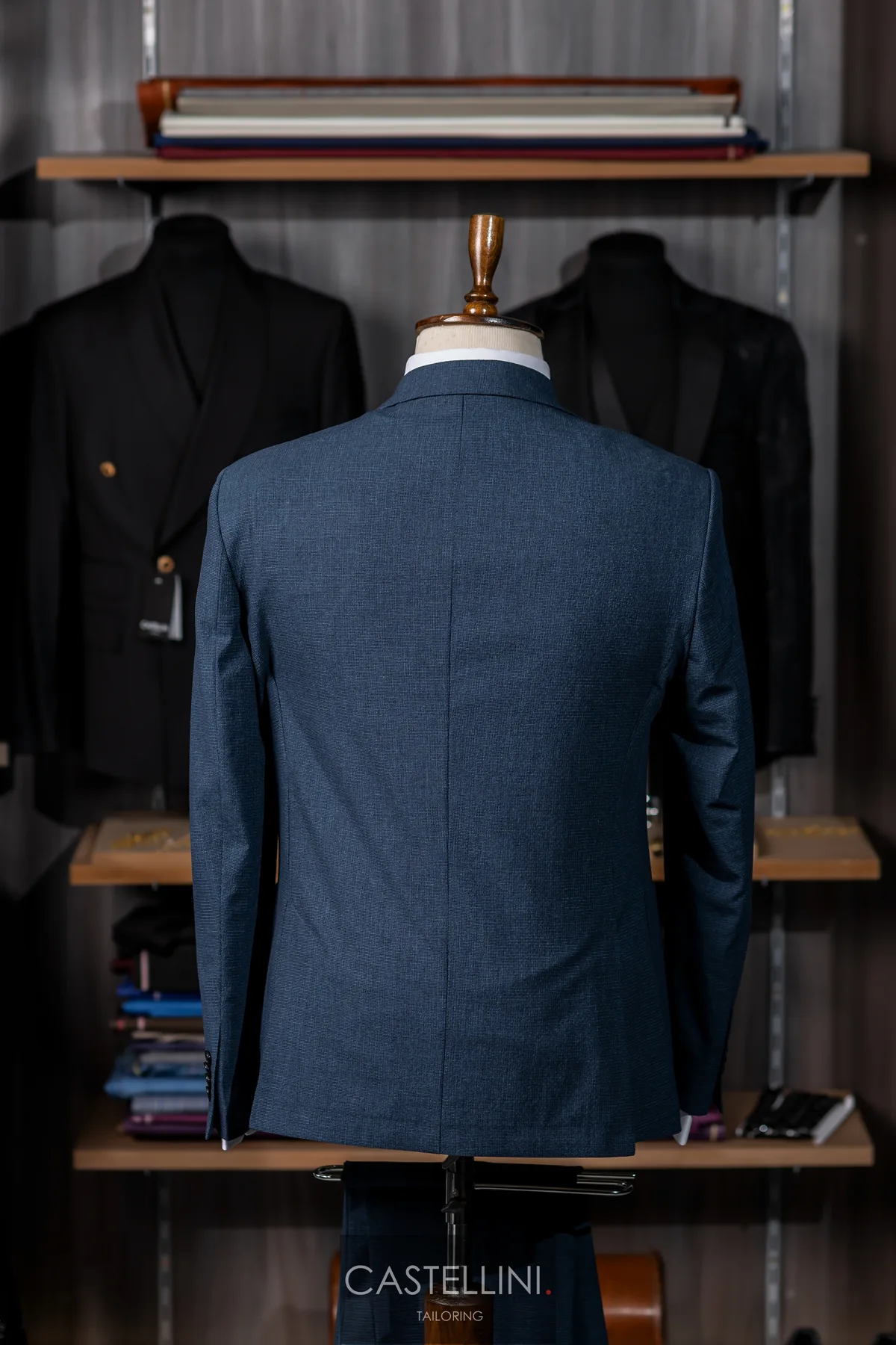 Costum bleumarin, croială clasică, vedere 6